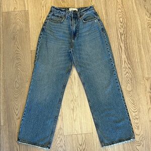 Abercrombie & Fitch The Loose High Rise Blue Jeans (Curve Love)
